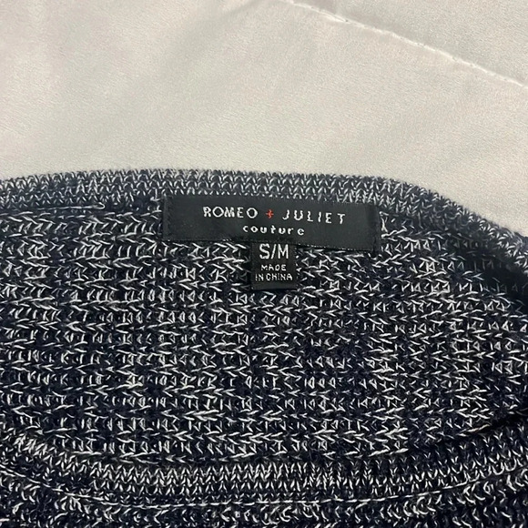 Romeo + Juliet couture wrap sweater in tonal blues nwot size S/M - Picture 6 of 6